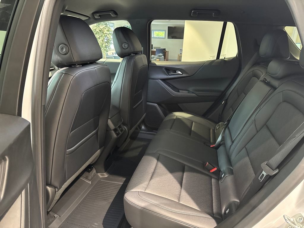 New 2026 Chevrolet Equinox LT w/ Convenience Package II image 8