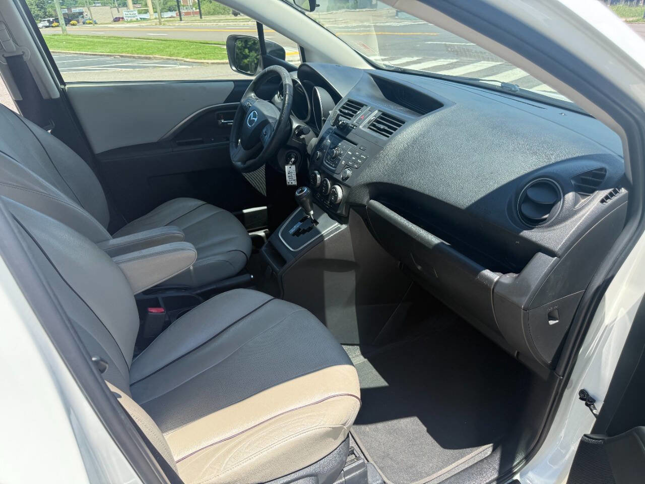 Used 2015 MAZDA MAZDA5 Grand Touring FWD image 17