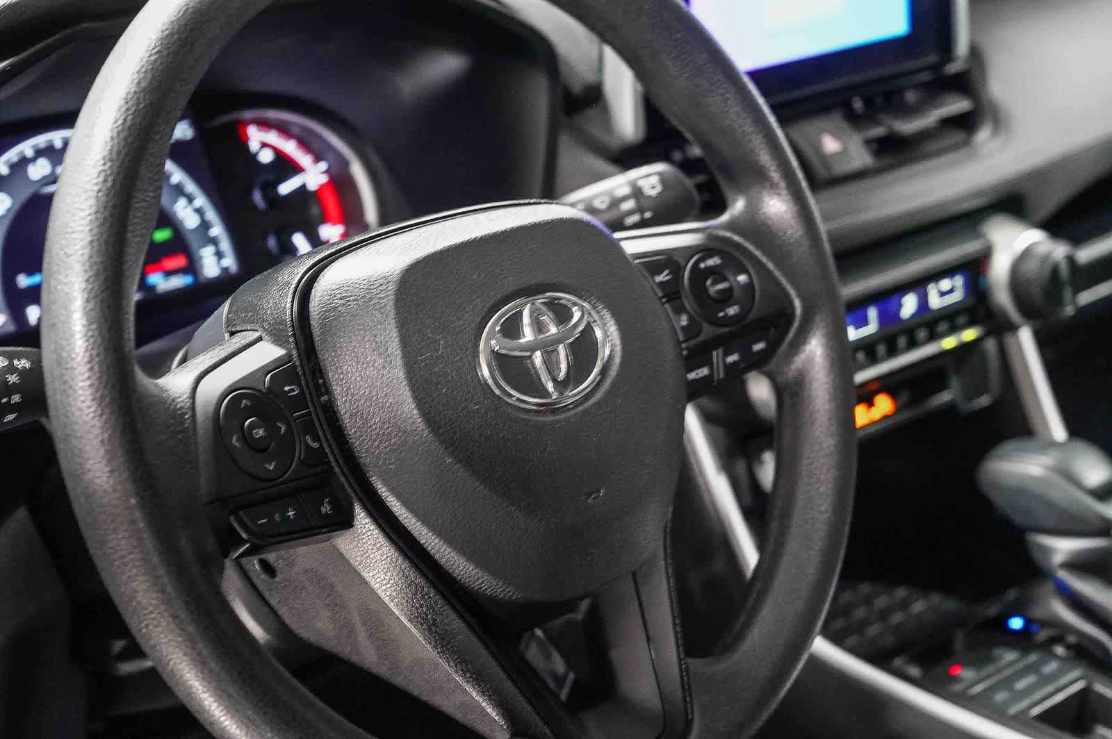 Certified 2023 Toyota RAV4 LE FWD image 21