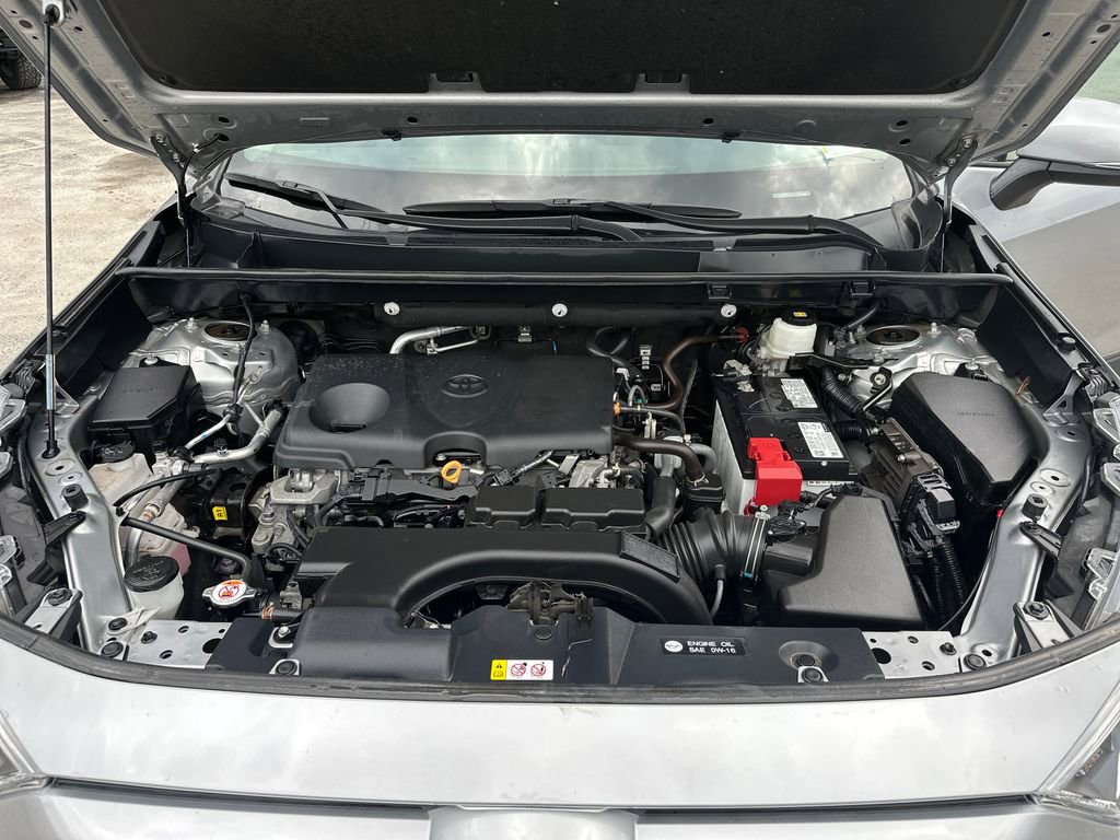 Used 2021 Toyota RAV4 XLE w/ Convenience Package image 12