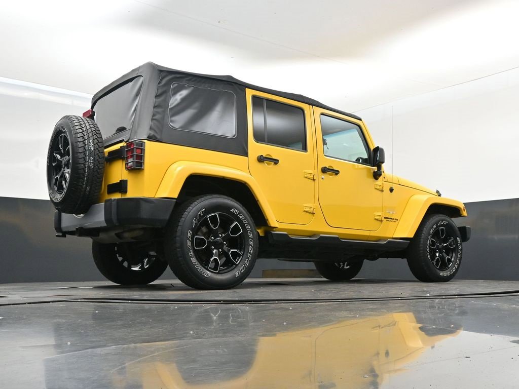 Used 2015 Jeep Wrangler Unlimited Sahara w/ Connectivity Group image 43