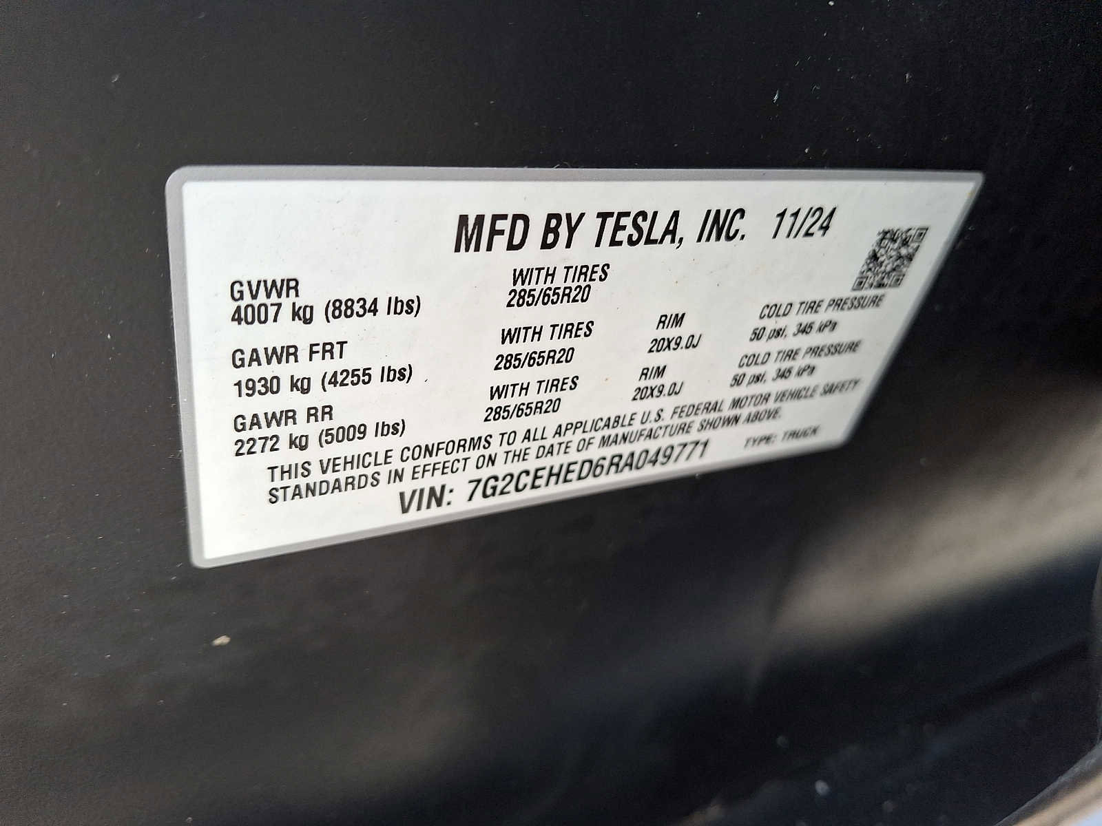 Used 2024 Tesla Cybertruck AWD Crew Cab image 24