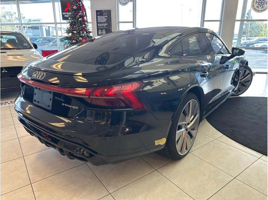 Used 2022 Audi e-tron GT Prestige w/ Prestige Package image 5