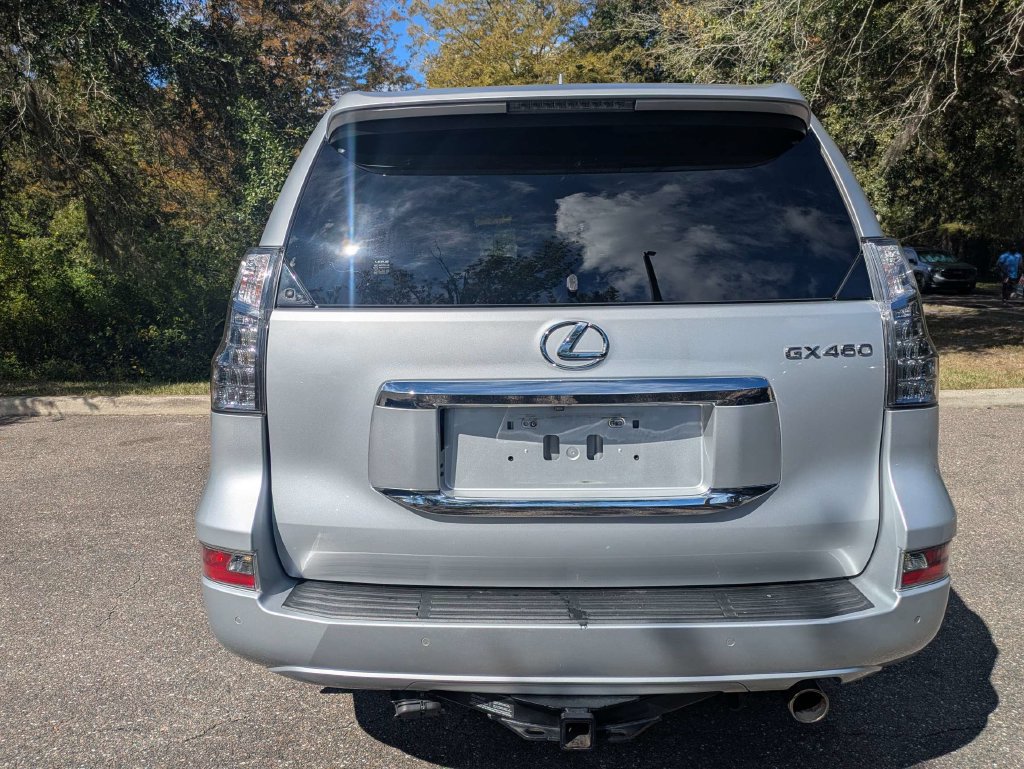 Used 2016 Lexus GX 460 w/ Premium Package AWD/4WD image 5