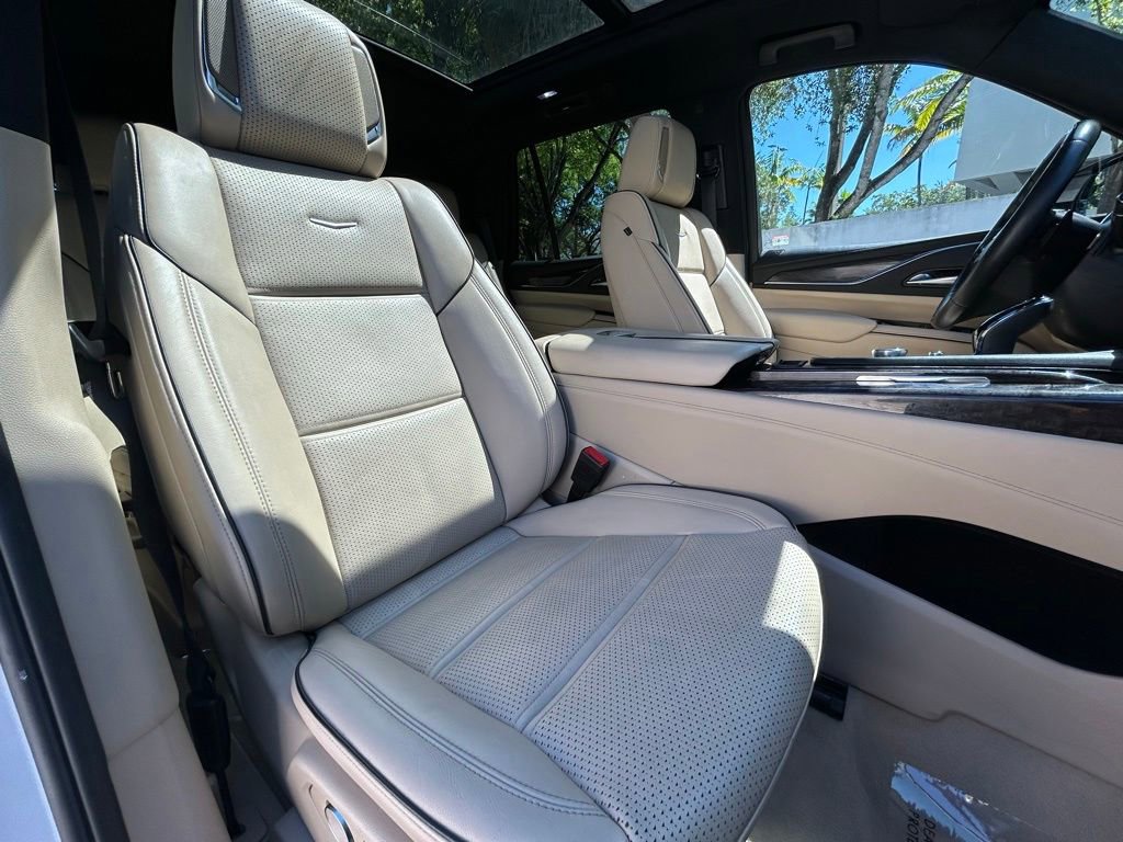 Used 2023 Cadillac Escalade Premium Luxury w/ Performance Package AWD/4WD image 46