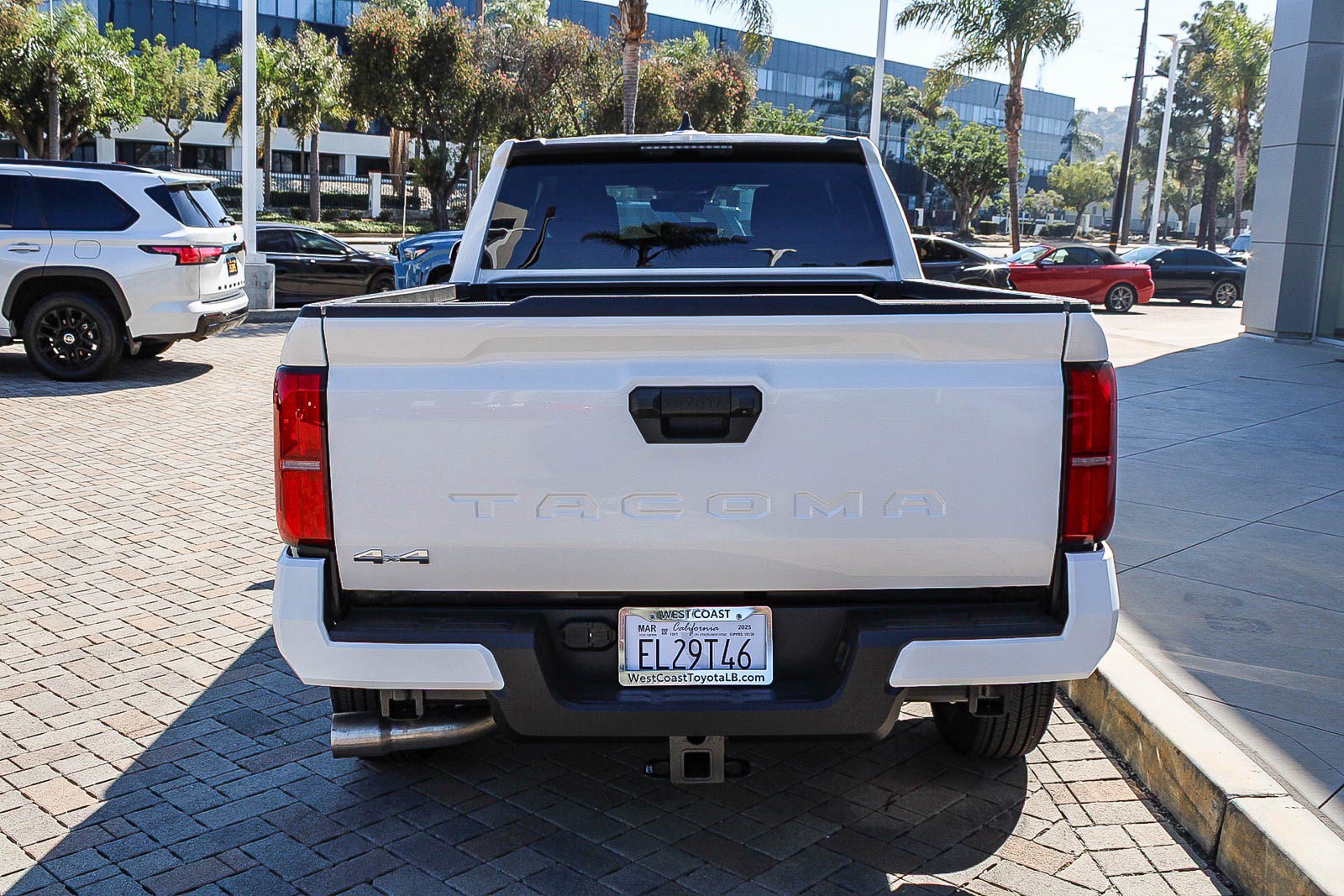 Used 2025 Toyota Tacoma SR5 AWD/4WD image 8