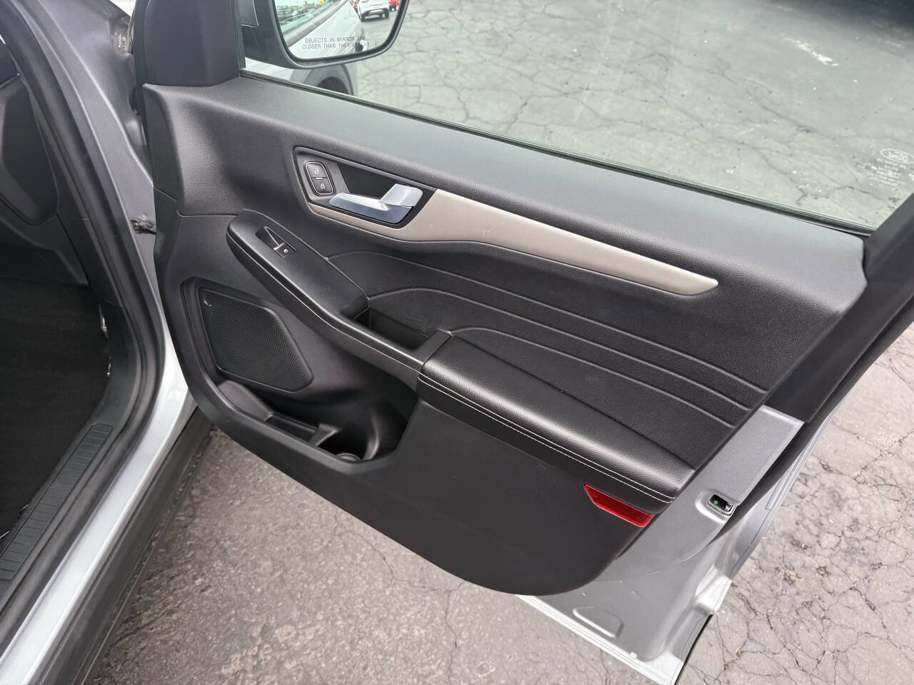 Used 2022 Ford Escape SEL image 19