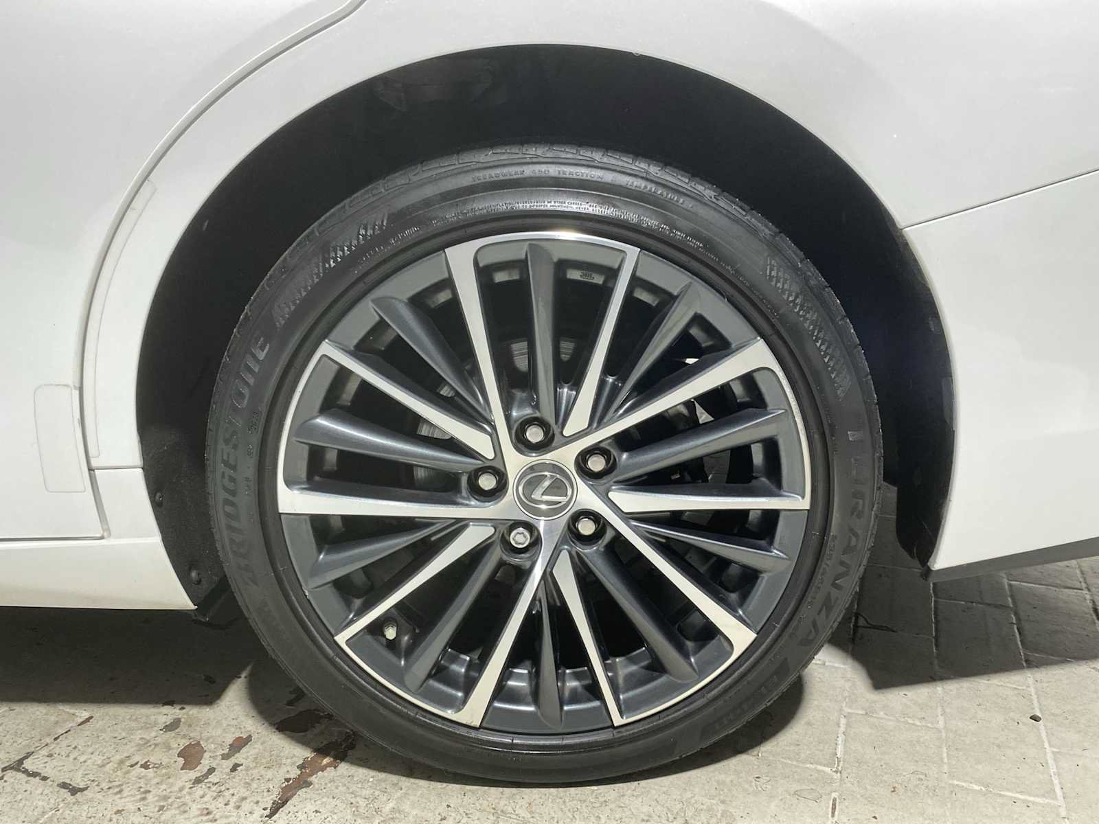 Used 2024 Lexus ES 350 w/ Premium Package FWD image 8