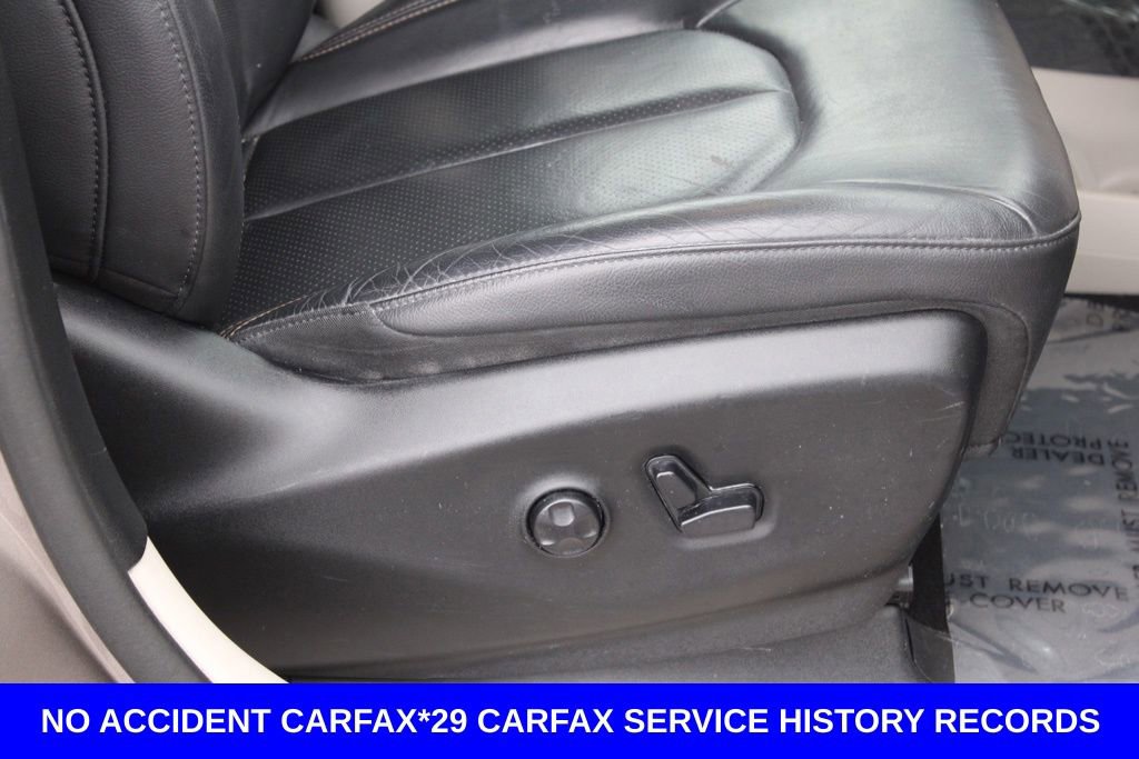 Used 2018 Chrysler Pacifica Touring-L Plus image 19