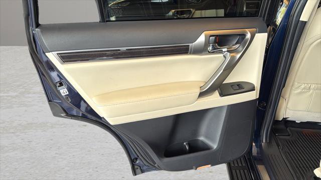 Certified 2023 Lexus GX 460 Premium w/ Premium Package AWD/4WD image 11