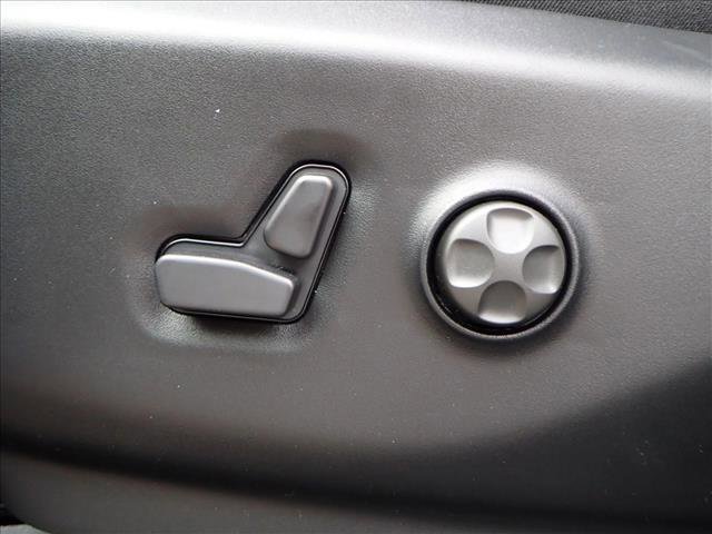 New 2026 Chrysler Pacifica Limited w/ Uconnect Theater Family Group image 15