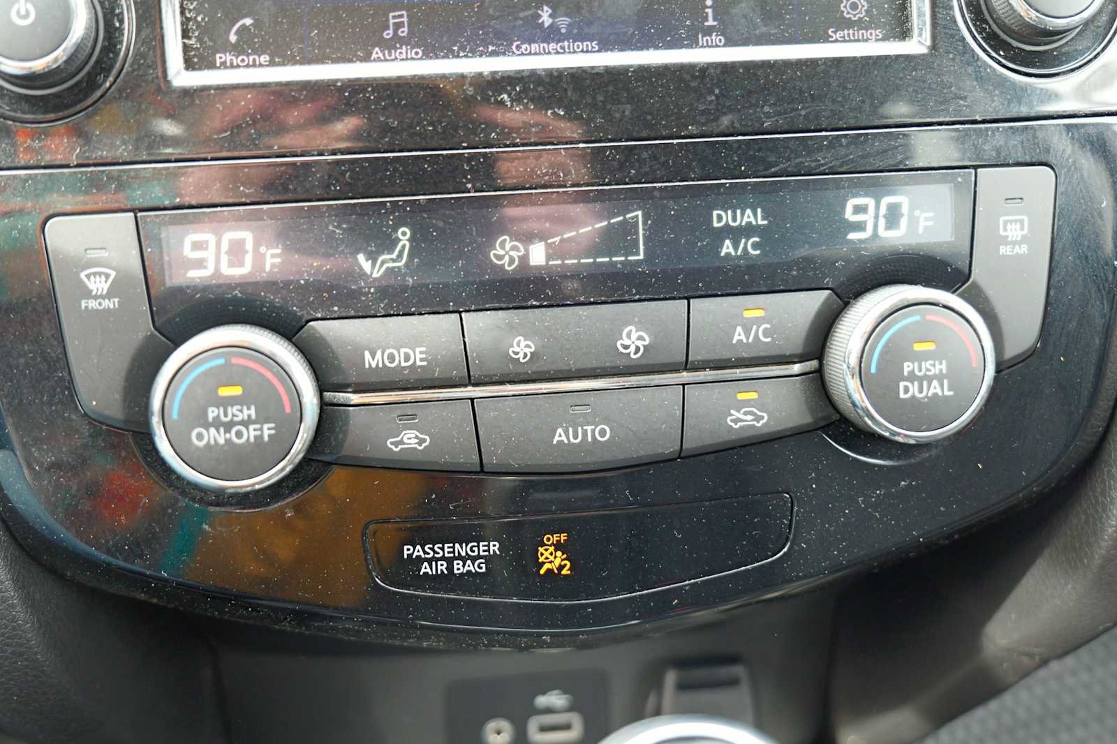 Used 2020 Nissan Rogue SV image 17