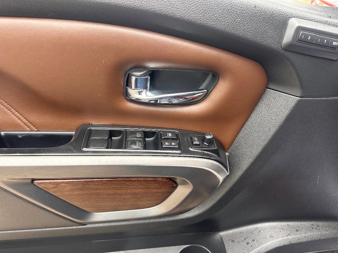 Used 2017 Nissan Titan Platinum Reserve AWD/4WD image 20