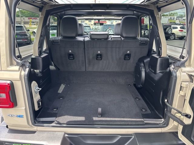 Used 2022 Jeep Wrangler Unlimited Sahara w/ Cold Weather Group image 10