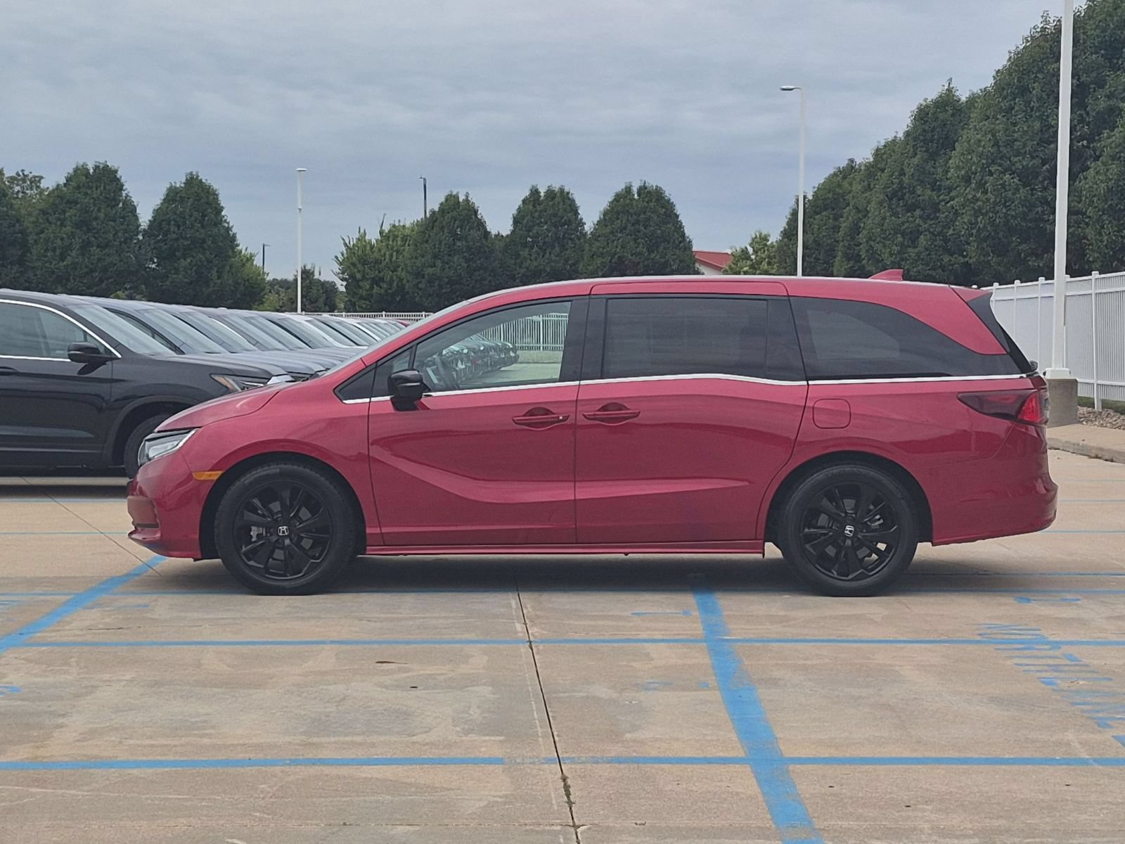 Certified 2024 Honda Odyssey Sport image 9