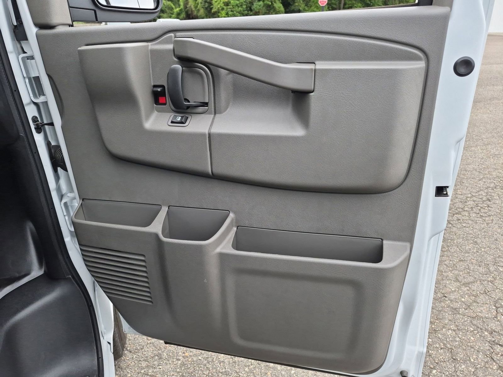 New 2026 GMC Savana 2500 w/ Driver Convenience Package RWD image 29