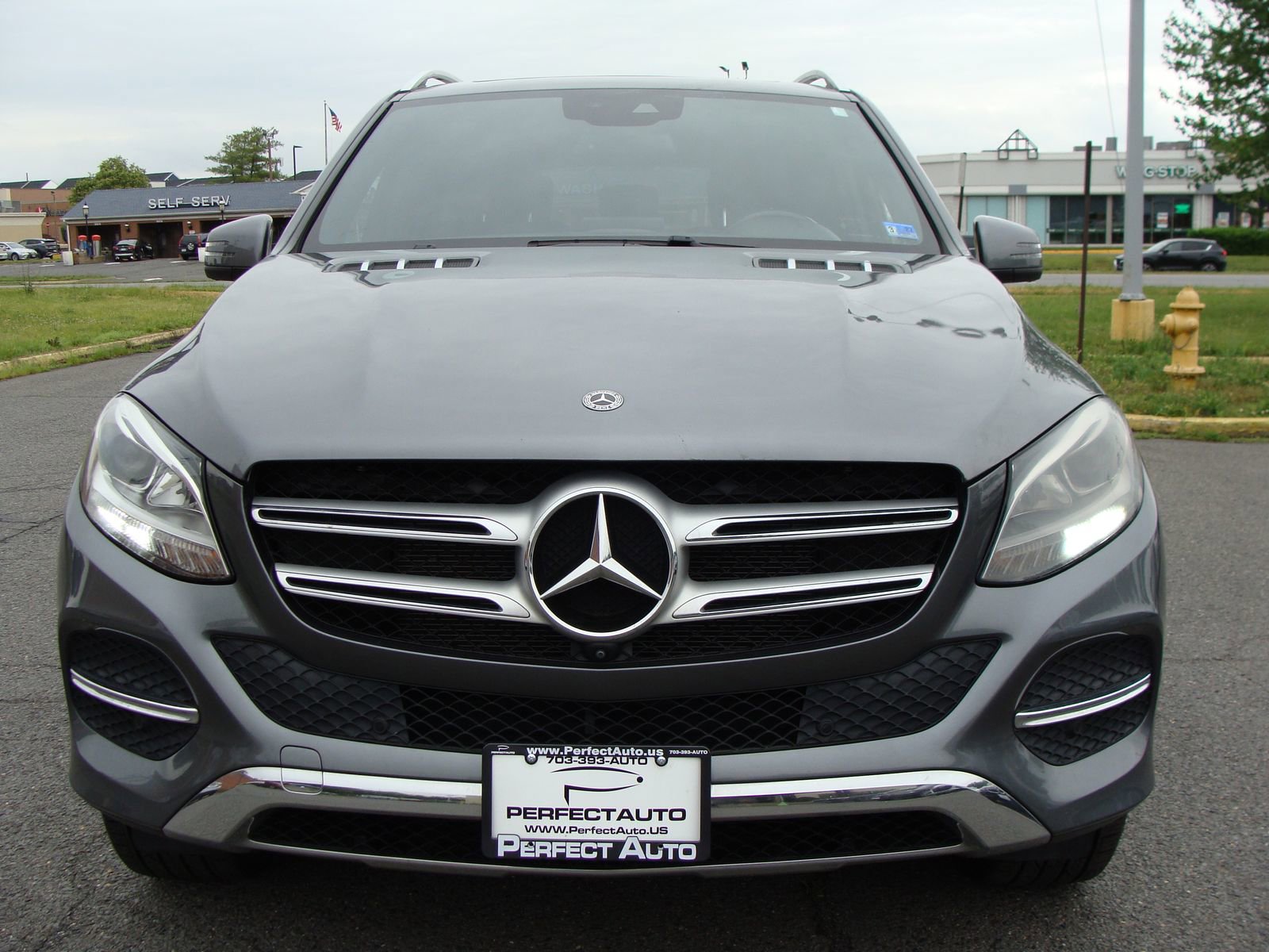 Used 2019 Mercedes-Benz GLE 400 4MATIC image 2