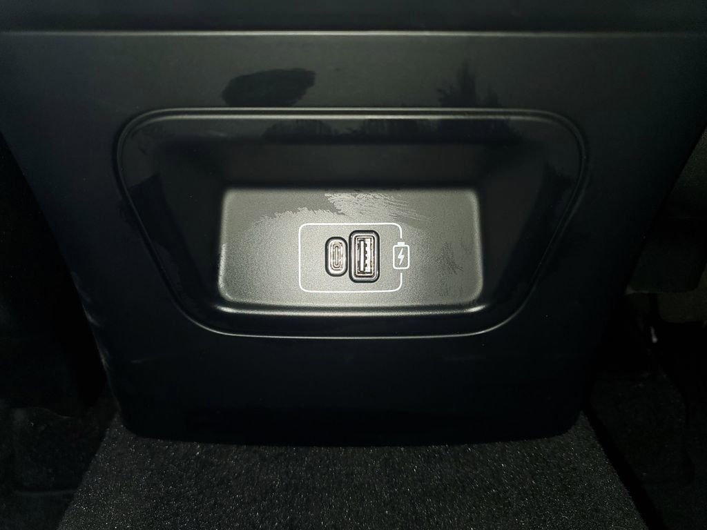 Used 2024 Maserati Grecale GT image 12