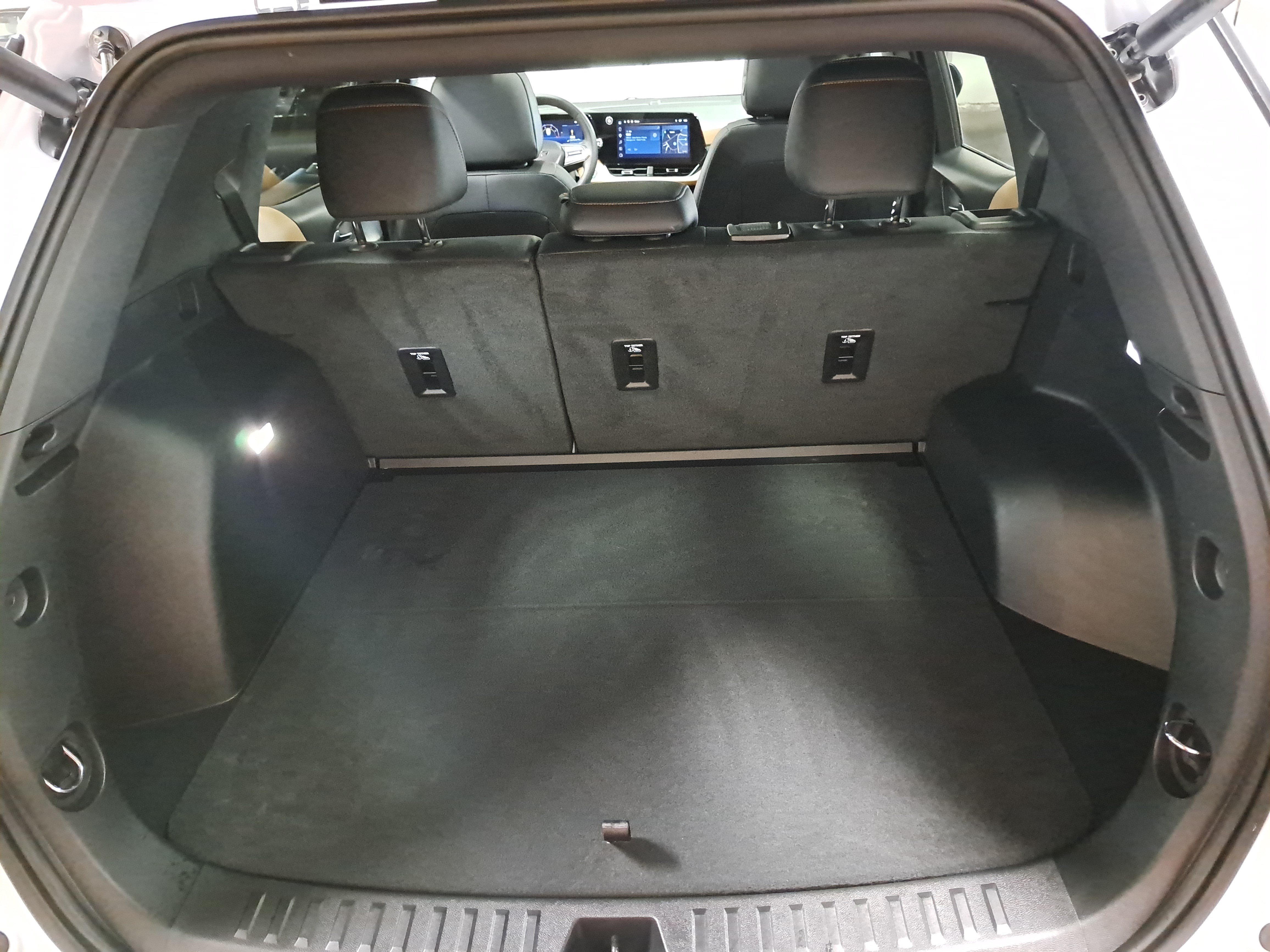 Used 2026 Chevrolet Equinox ACTIV w/ Convenience Package III FWD image 14