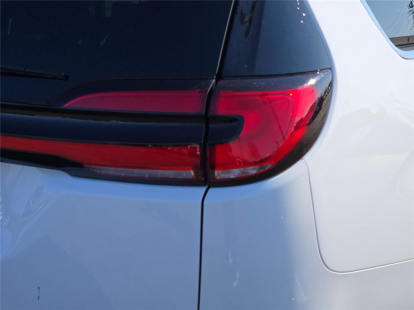 Certified 2025 Chrysler Pacifica Select image 13