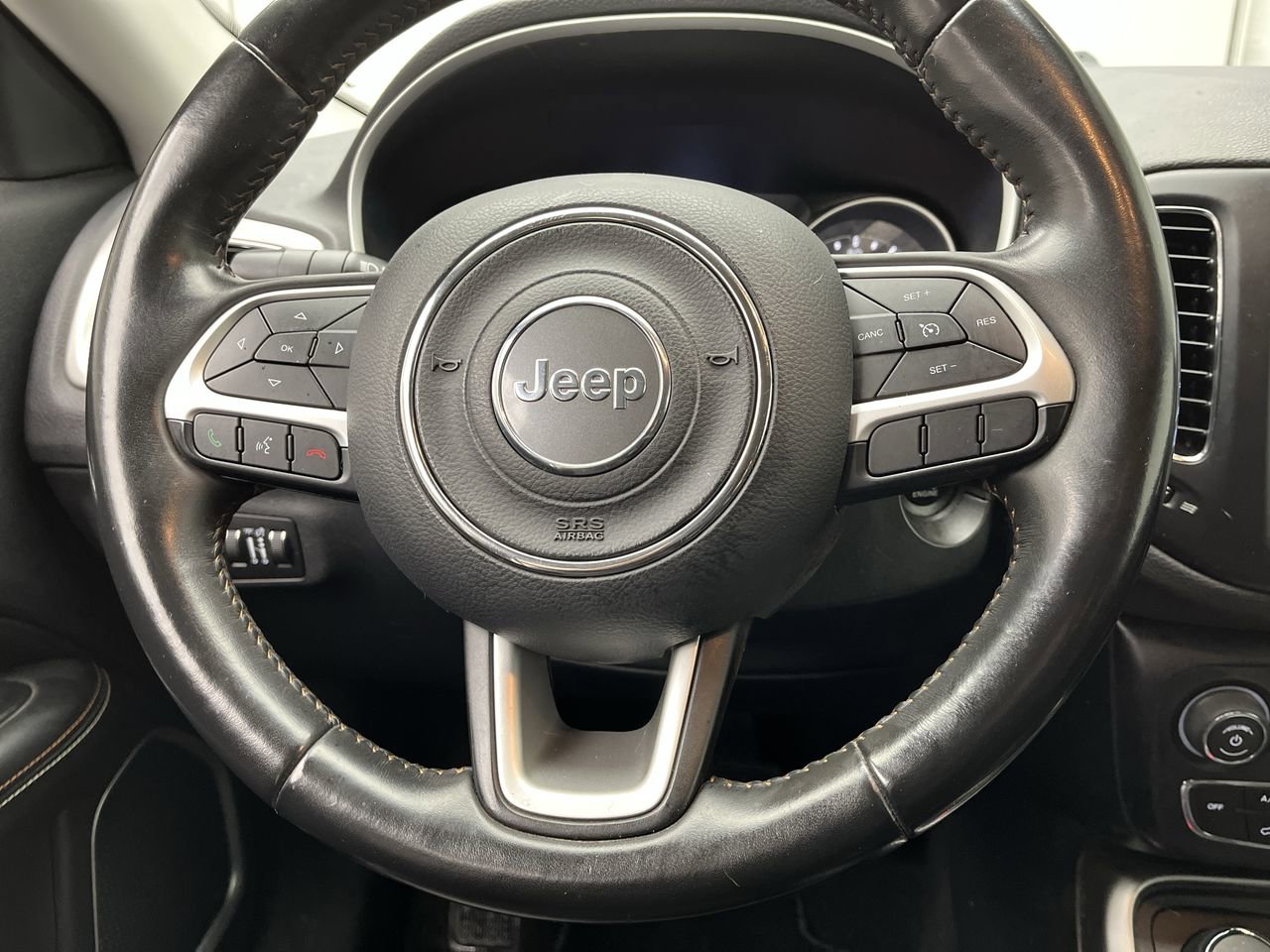Used 2019 Jeep Compass Latitude AWD/4WD image 13