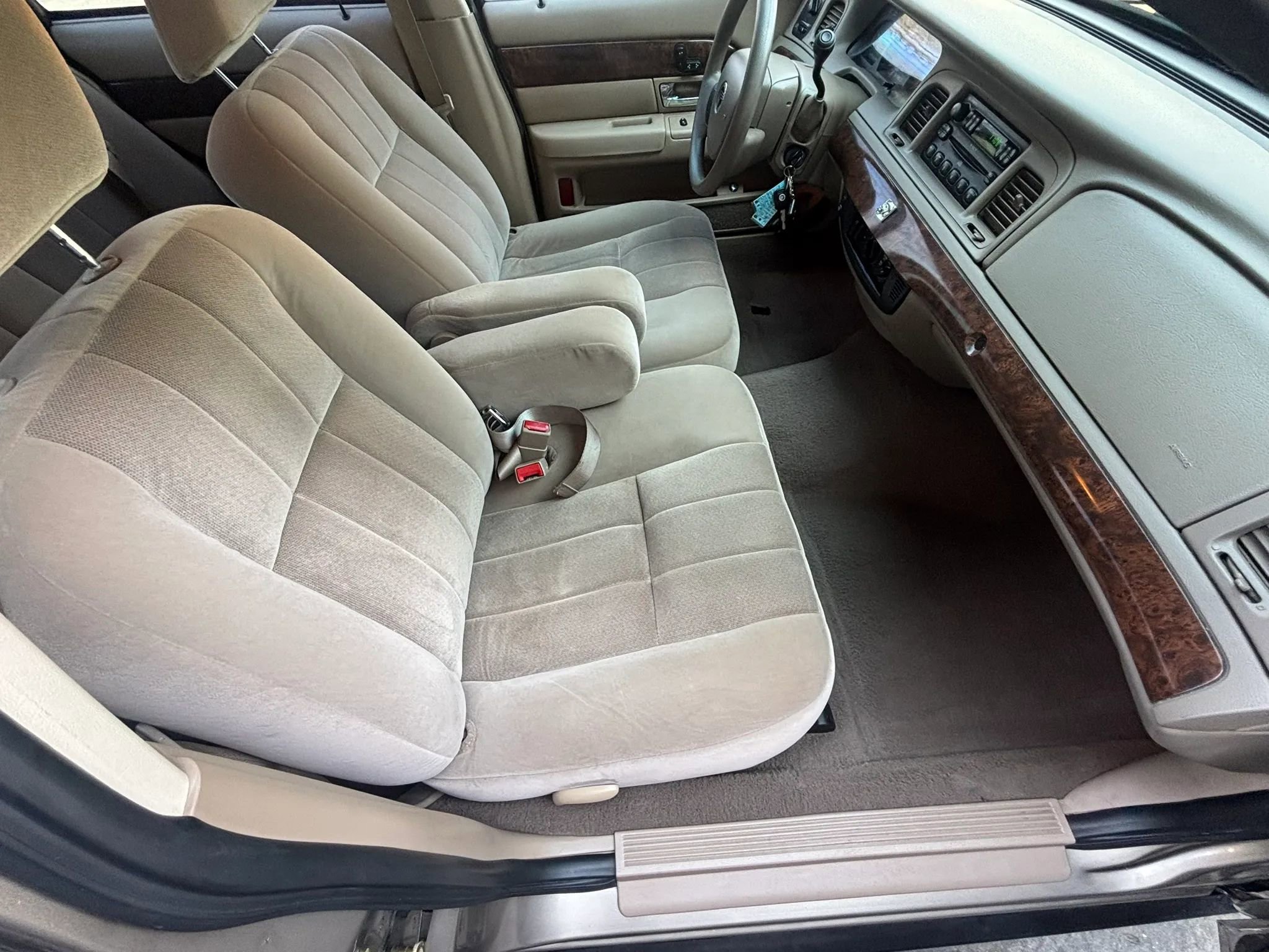 Used 2005 Mercury Grand Marquis GS image 21