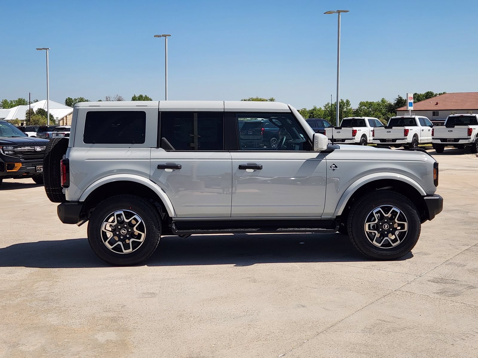 New 2026 Ford Bronco Outer Banks AWD/4WD image 7
