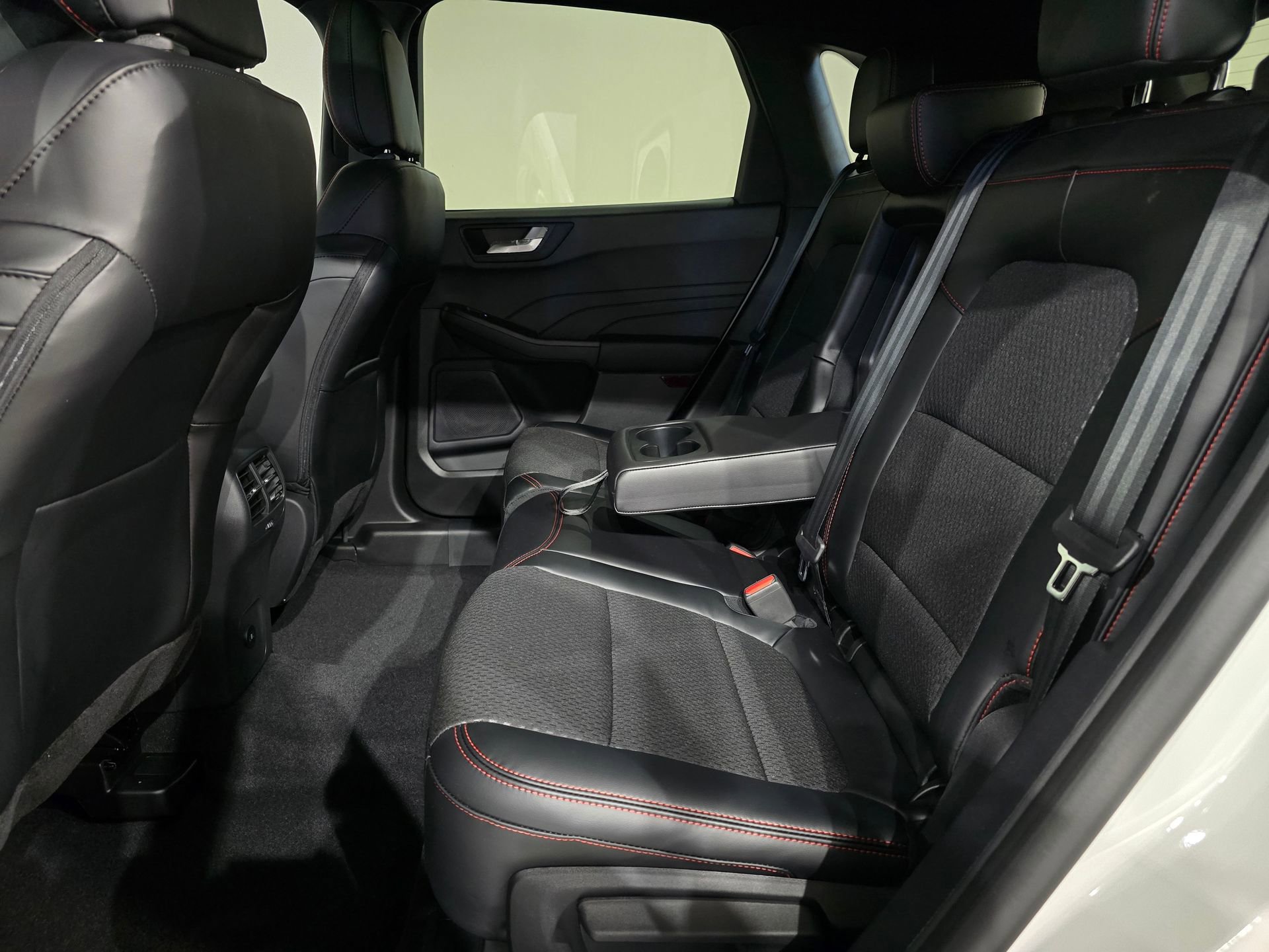 New 2026 Ford Escape ST-Line Select w/ Equipment Group 401A AWD/4WD image 38