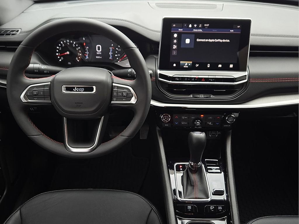 Used 2025 Jeep Compass Trailhawk AWD/4WD image 10