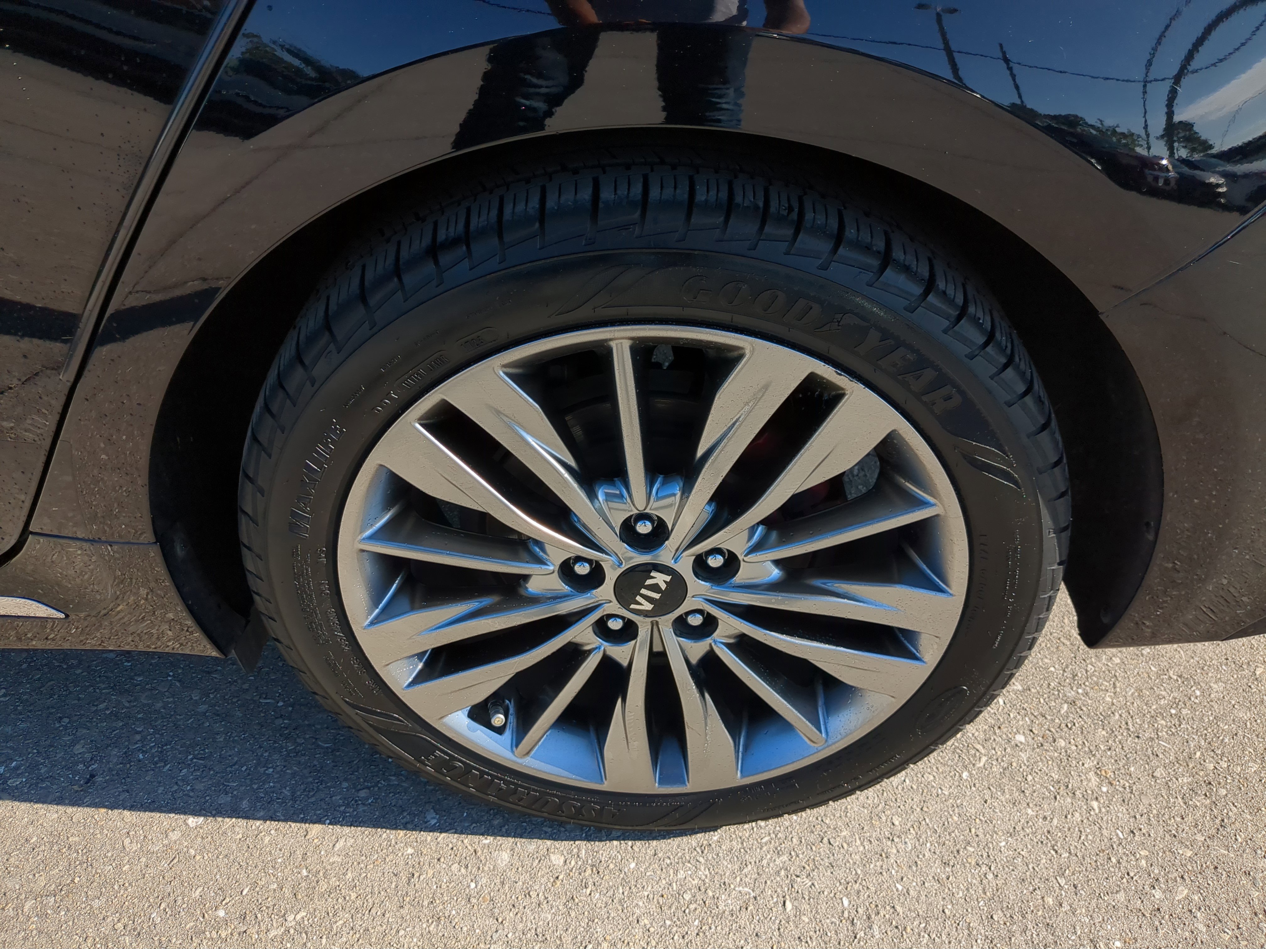 Certified 2019 Kia Optima SX w/ SX Limited (Black) Package image 32