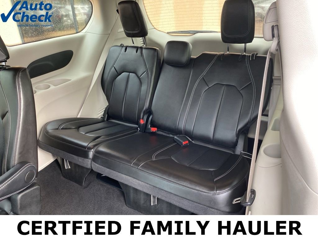 Used 2024 Chrysler Pacifica Touring-L FWD image 18