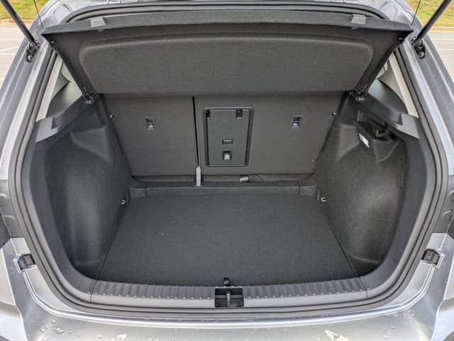 New 2026 Volkswagen Taos SE FWD image 13