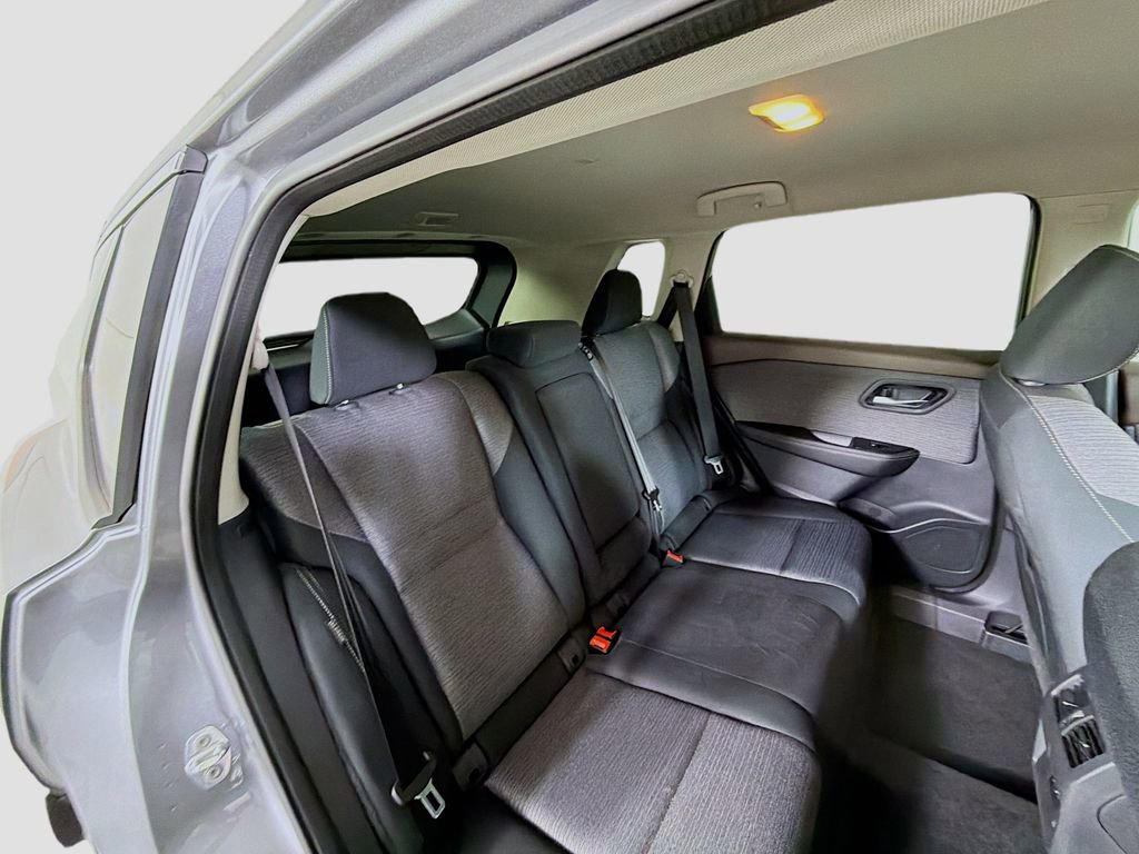 Used 2022 Nissan Rogue SV image 27