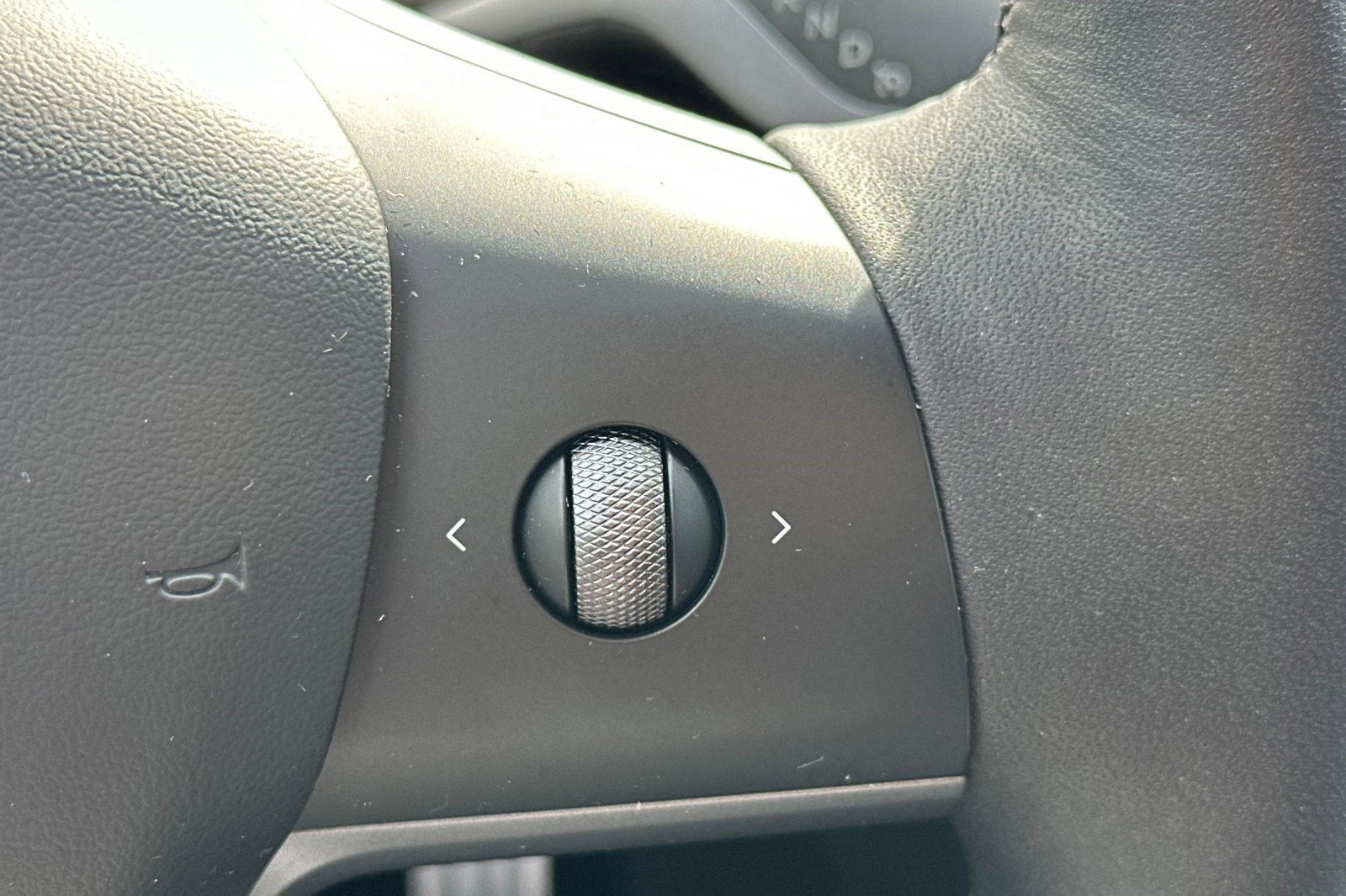 Used 2023 Tesla Model Y Performance image 31