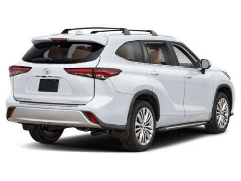 New 2025 Toyota Highlander Platinum image 2