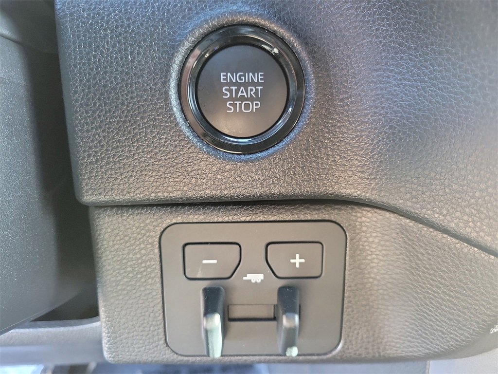 Used 2025 Toyota Tundra SR5 image 30