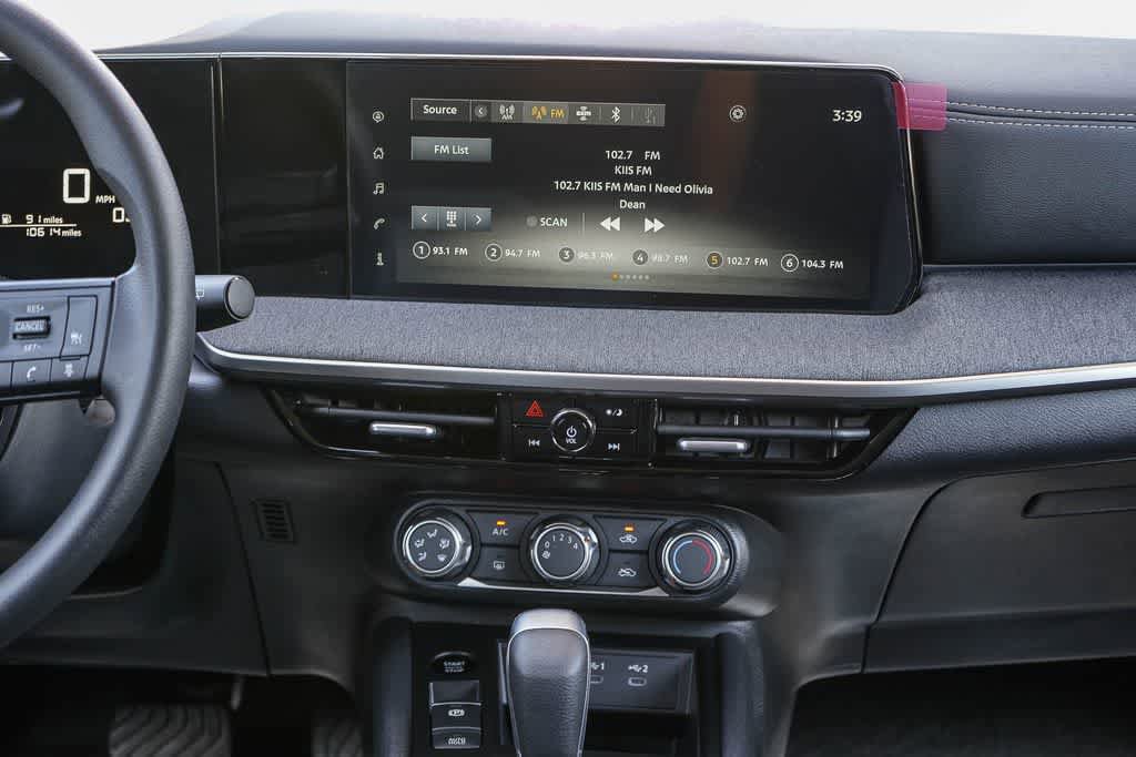 Used 2025 Nissan Kicks SV FWD image 13