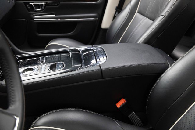 Used 2016 Jaguar XJ R-Sport image 20