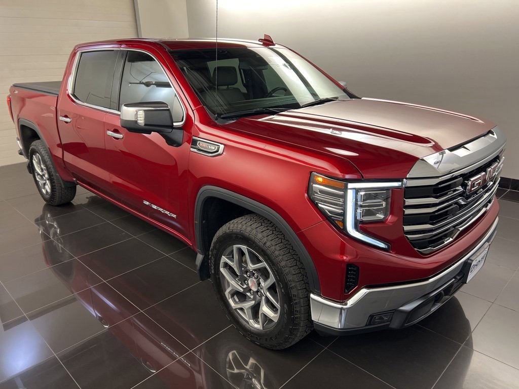 Used 2023 GMC Sierra 1500 SLT image 1