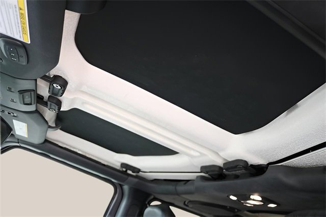 Used 2020 Jeep Wrangler Unlimited Sahara image 11