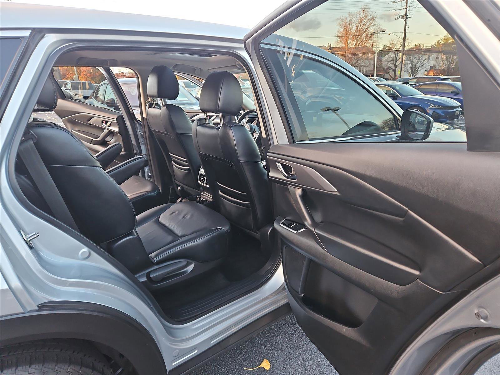 Used 2023 MAZDA CX-9 Touring image 31