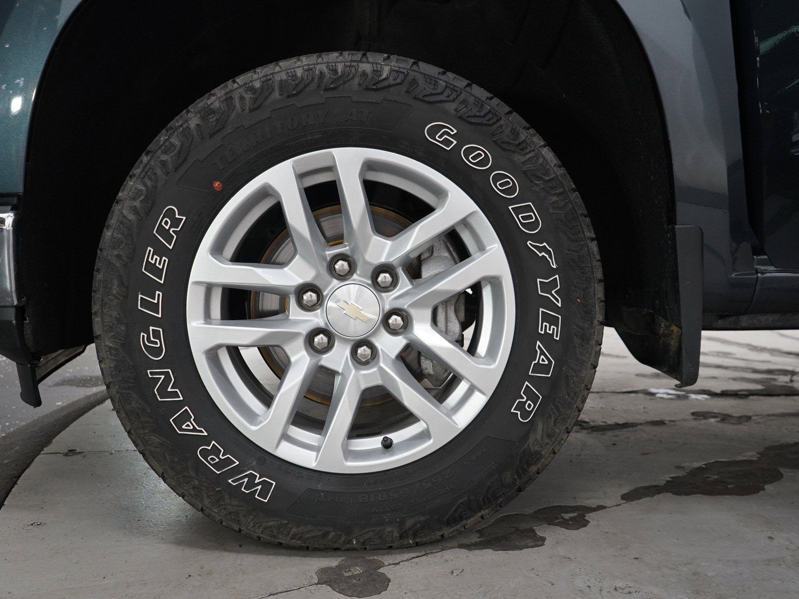 Used 2022 Chevrolet Silverado 1500 LT AWD/4WD image 31