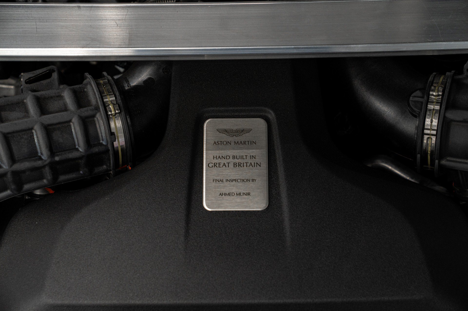Used 2023 Aston Martin V8 Vantage Coupe RWD image 39