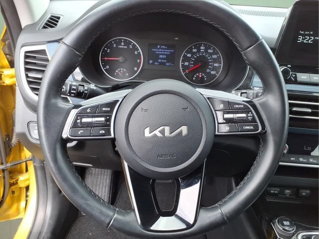 Used 2023 Kia Seltos S w/ Navigation Package AWD/4WD image 22