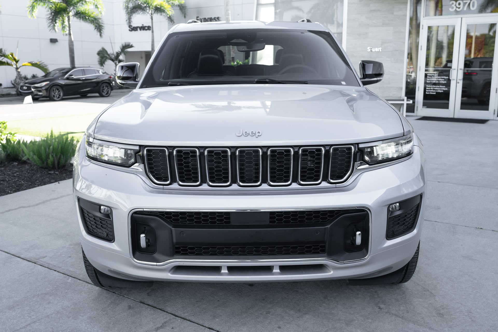 Used 2024 Jeep Grand Cherokee L Overland w/ Trailer Tow Package image 4