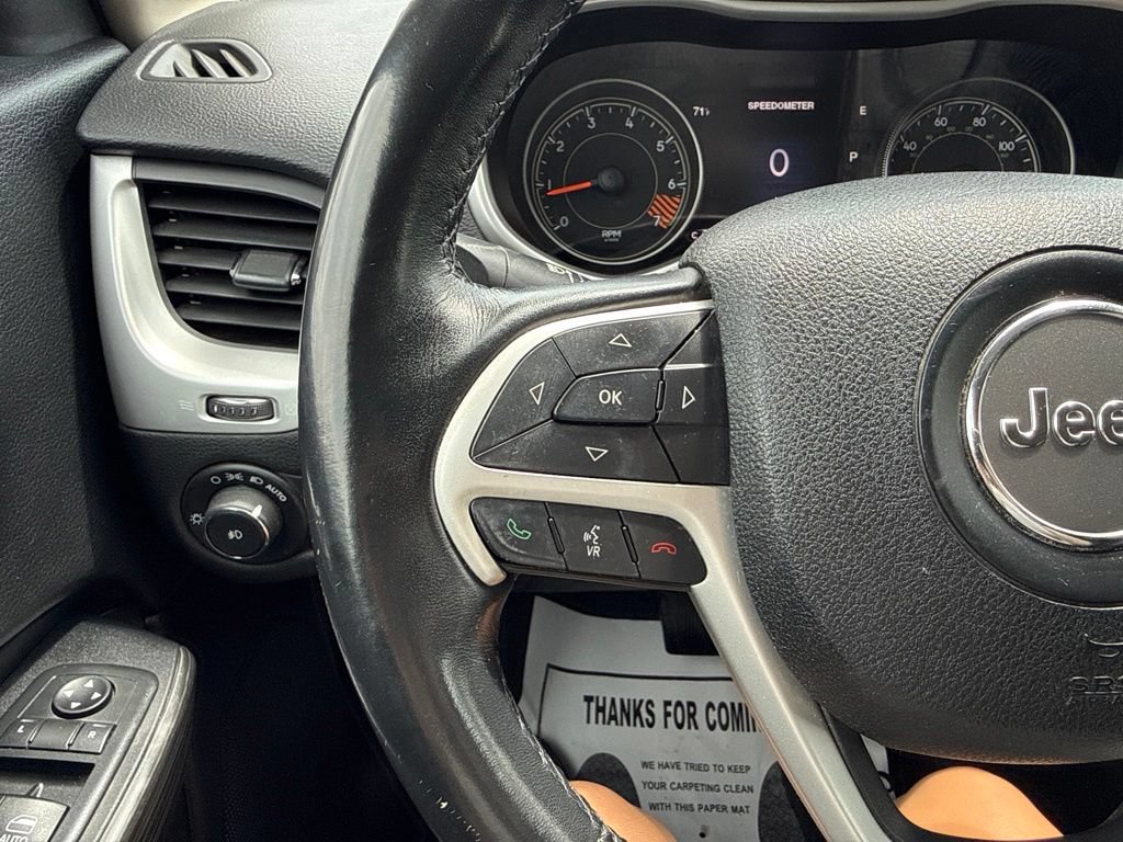 Used 2015 Jeep Cherokee Trailhawk AWD/4WD image 35
