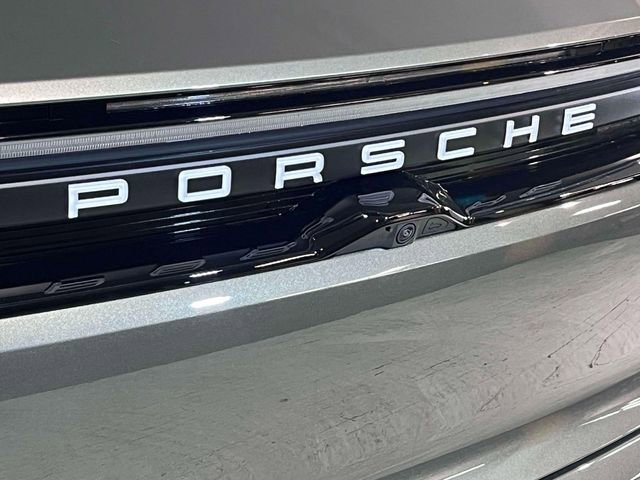 New 2026 Porsche Macan 4 Electric image 11