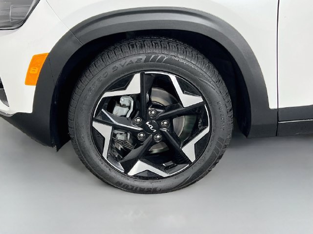 Used 2024 Kia Seltos EX FWD image 10