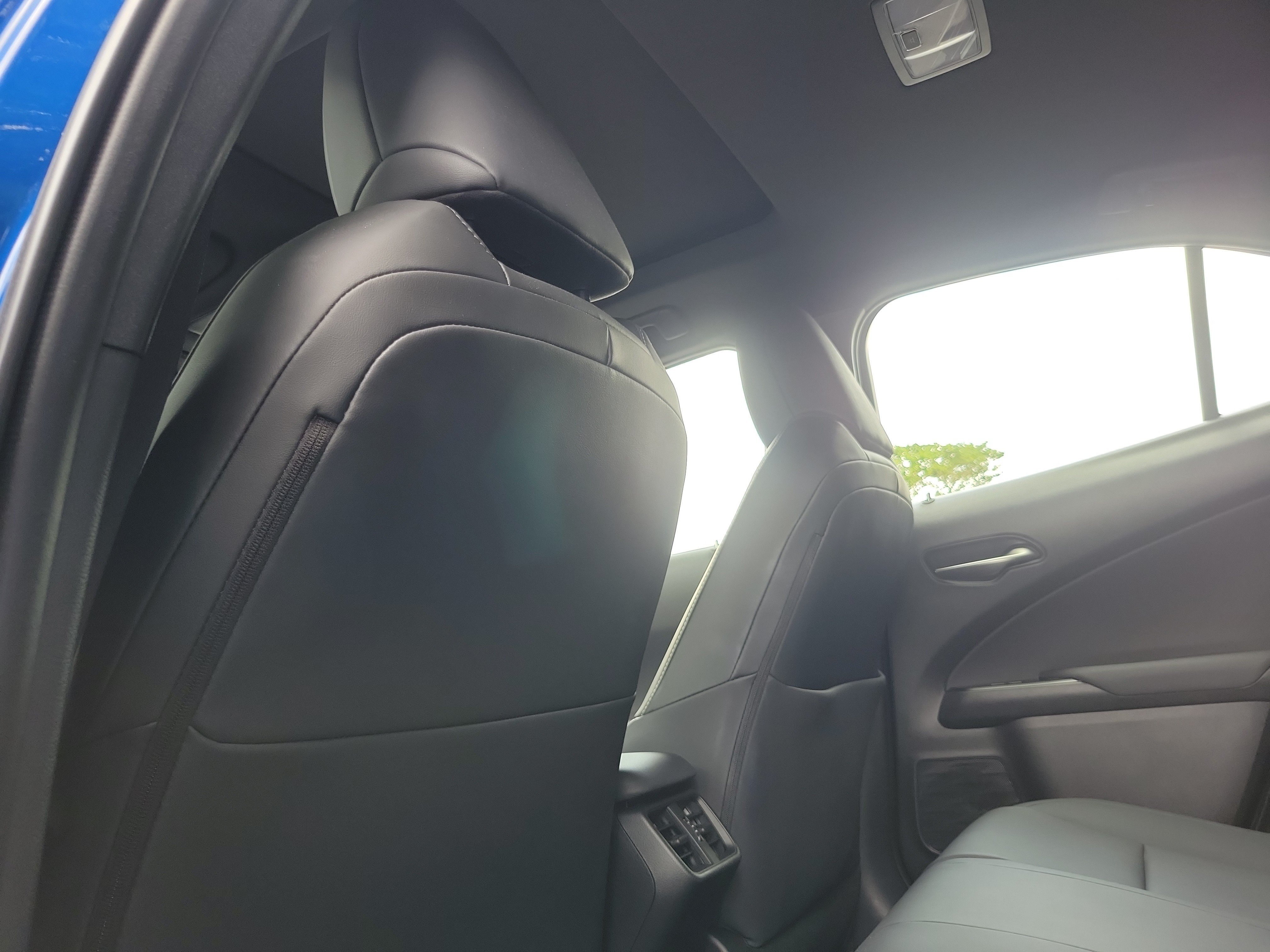 Used 2023 Lexus UX 250h FWD w/ Accessory Package (Z1) image 12