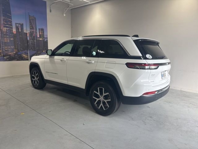 Used 2024 Jeep Grand Cherokee Limited image 8